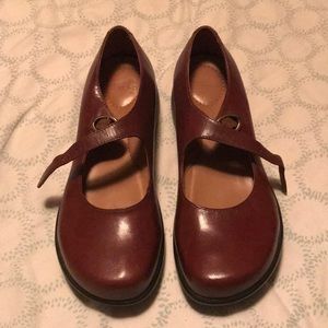 Dansko 37 Mary Janes